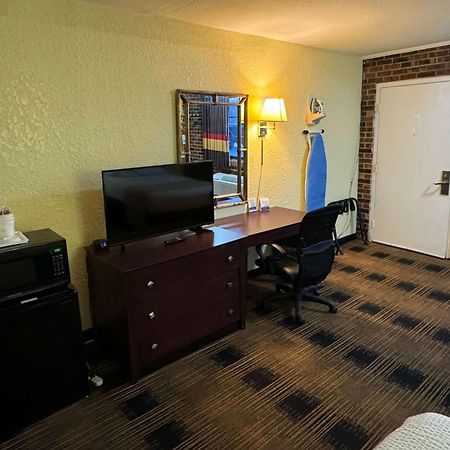 Travelodge By Wyndham Airport Platte City Dış mekan fotoğraf