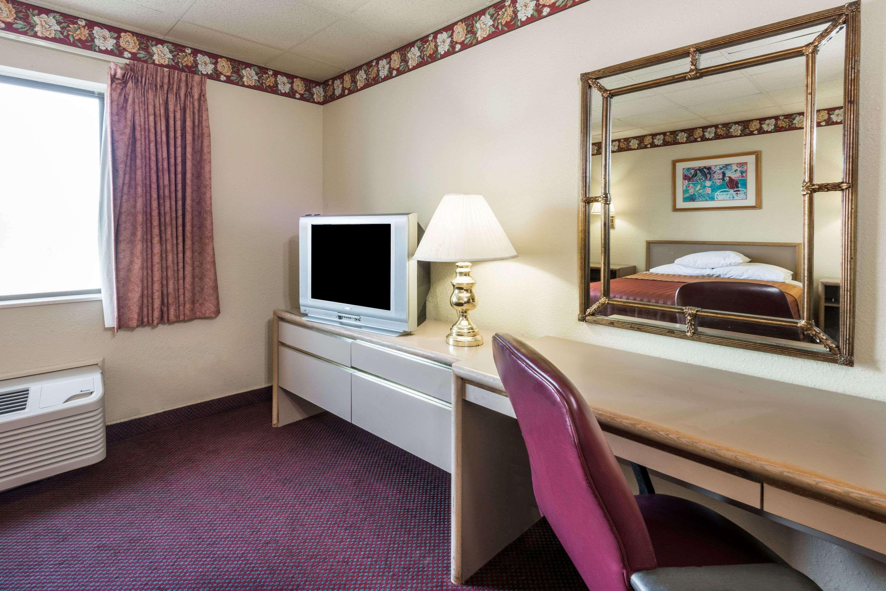 Travelodge By Wyndham Airport Platte City Dış mekan fotoğraf