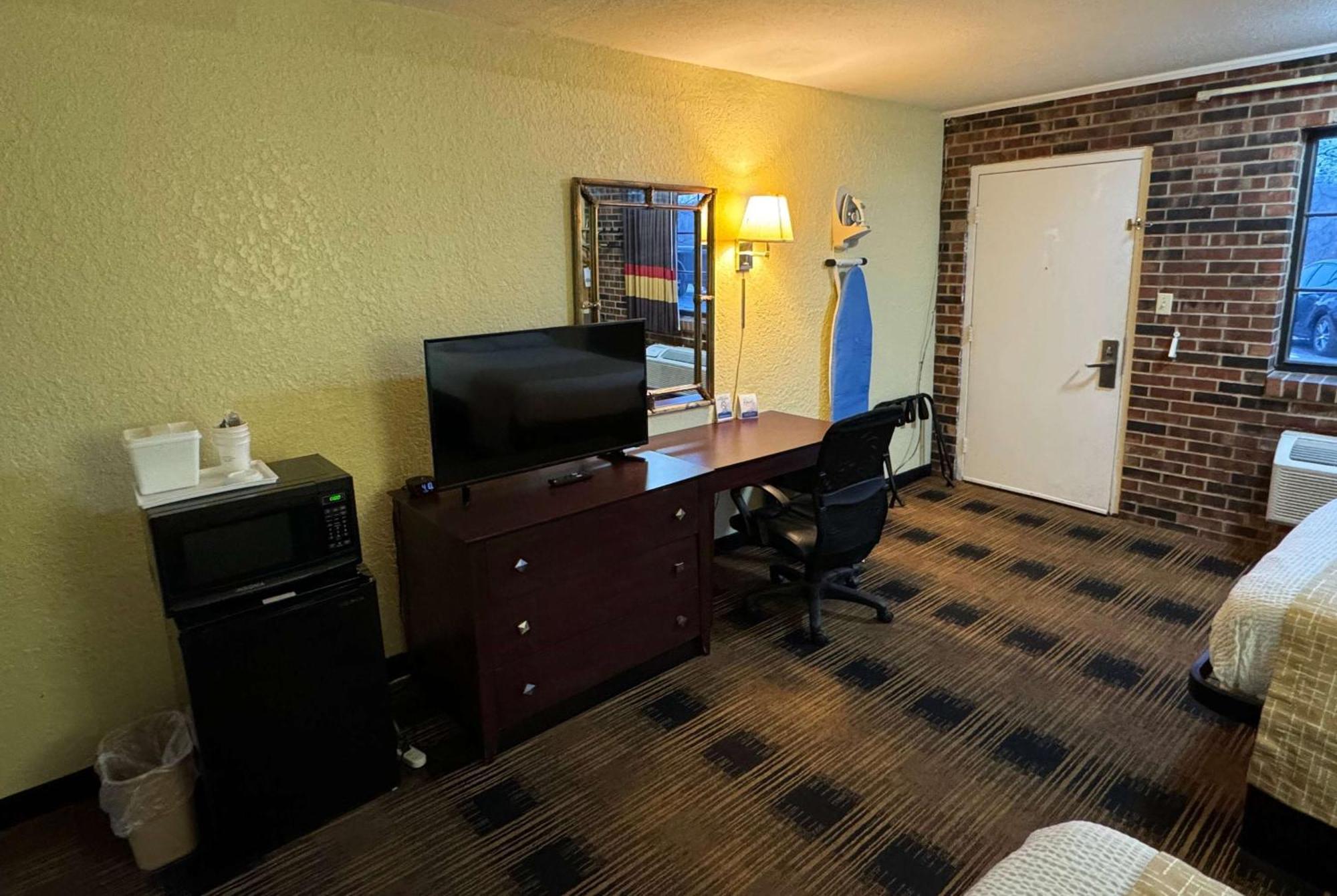 Travelodge By Wyndham Airport Platte City Dış mekan fotoğraf